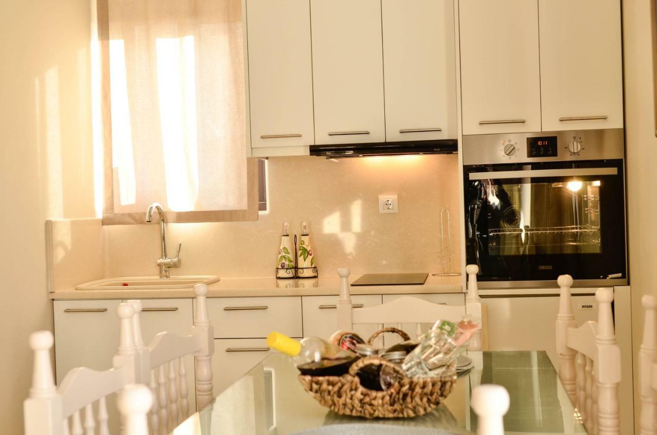 Sunrays Housing Apartment Каламата Екстериор снимка