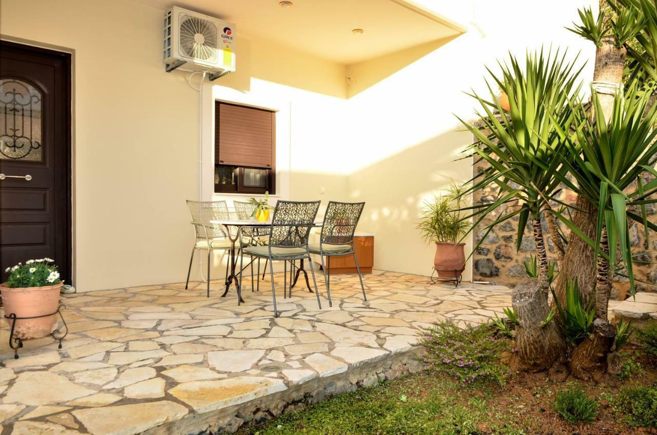 Sunrays Housing Apartment Каламата Екстериор снимка